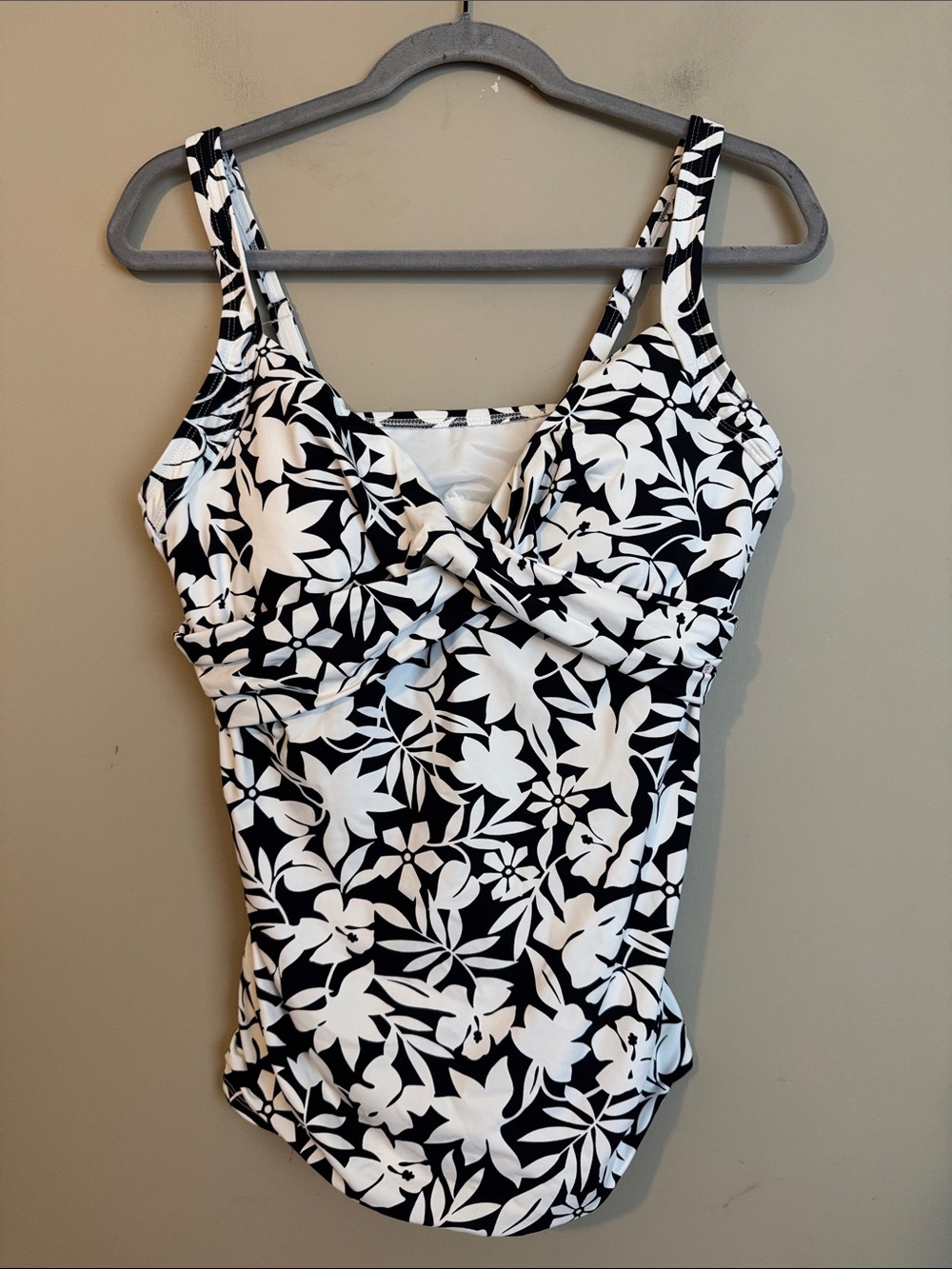 NWOT Lands’ End Wrap Underwire Tankini Top Swimsuit, Black Havana Floral, sz 14